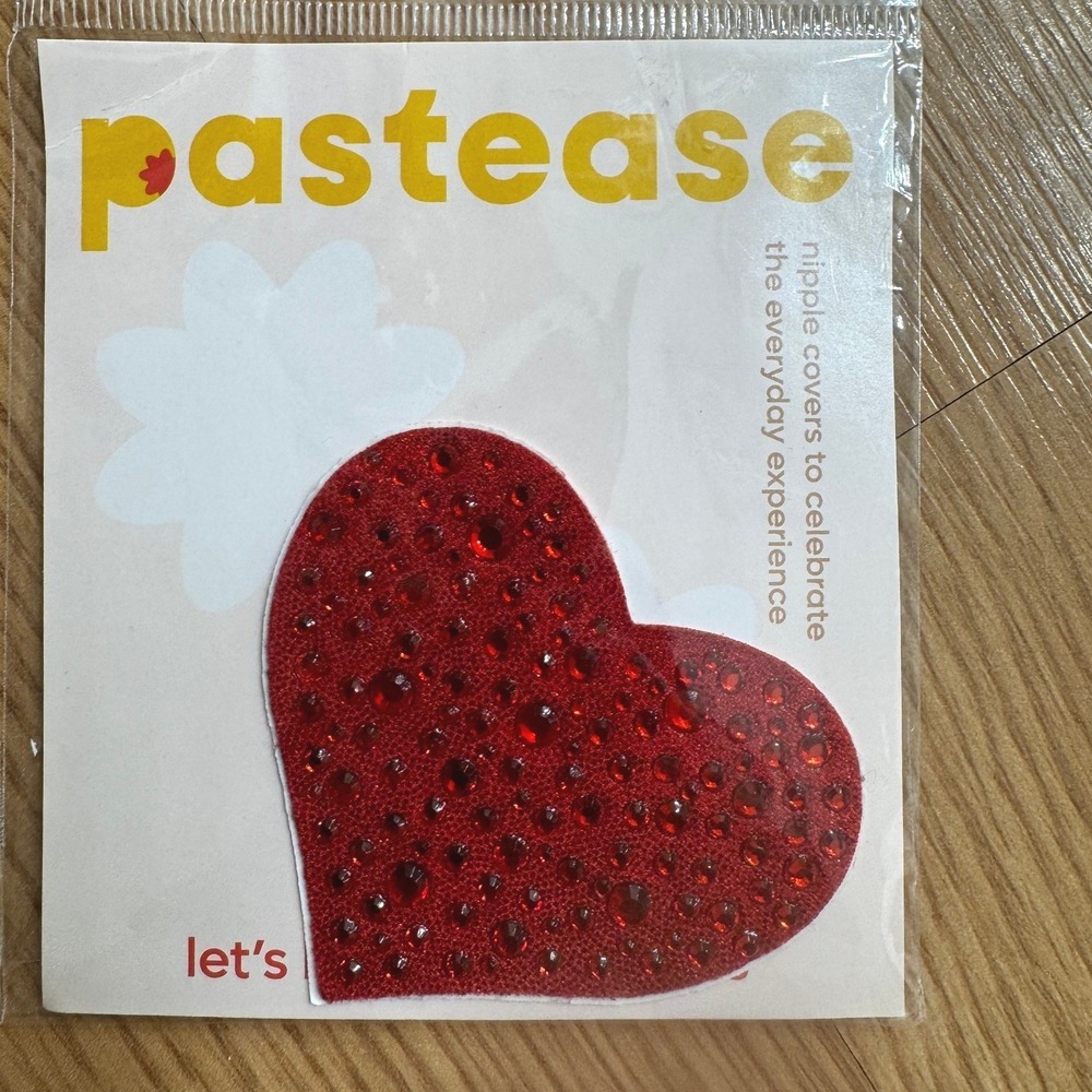 Pastease Red Heart Rhinestone Nipple Covers‎ Pasties Glitter Sparkle 1 Pair